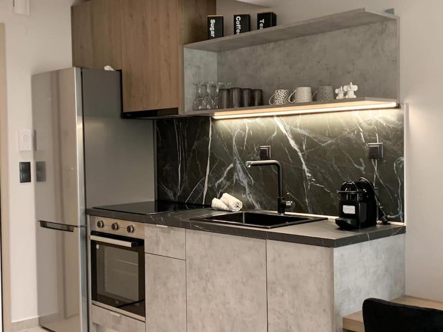 Apartment Tailor 1 *